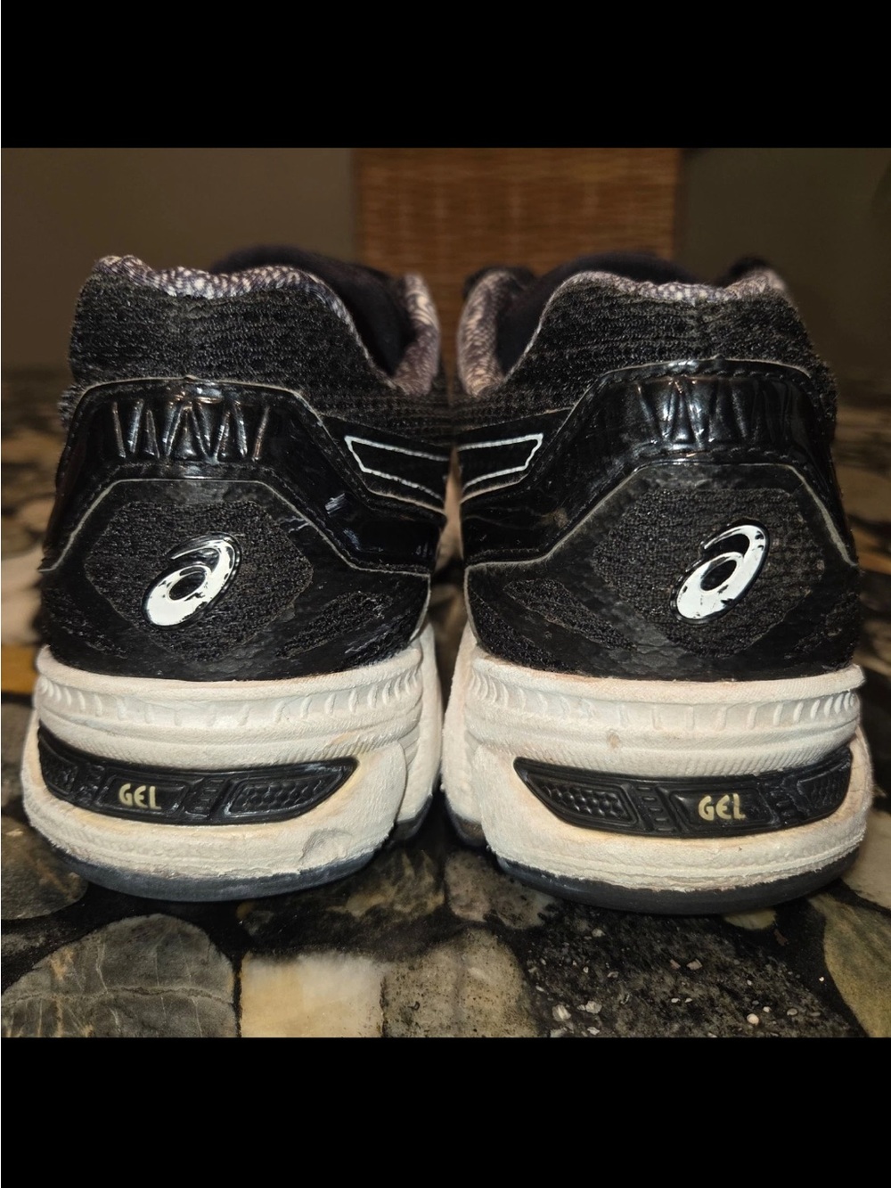 Asics Gel Enhance Ultra 4.0 Womens Running Shoes Size 10 Black White - Picture 4 of 9